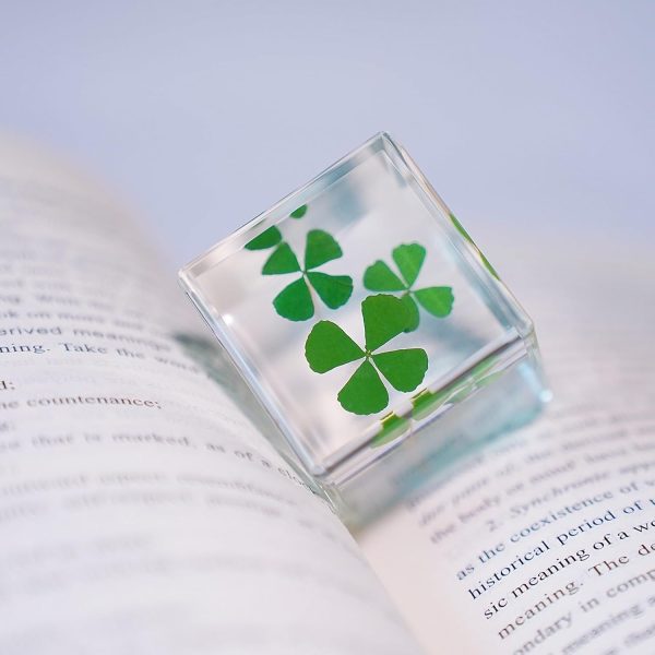 Best 3d Clover Acrylic Paperweight - Good Luck Desk Decor – Image 3