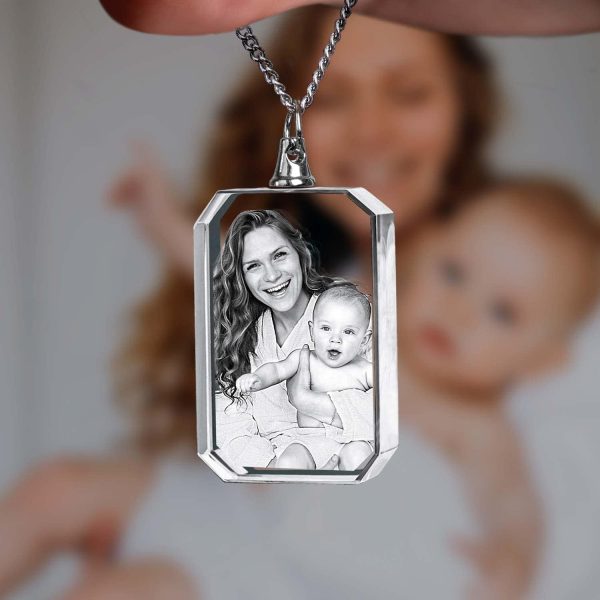 Personalized 3d Crystal Photo Necklace - Best Mother’s Day Gift - Image 3