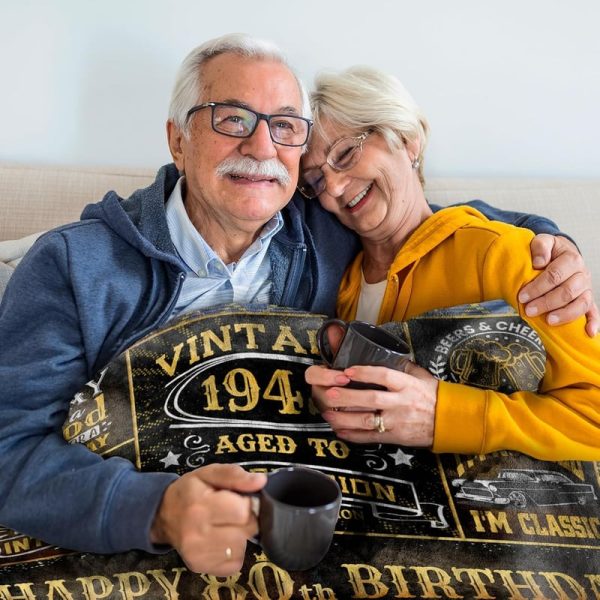 Best 80th Birthday Gifts For Men - Vintage 1945 Blanket - immagine 3