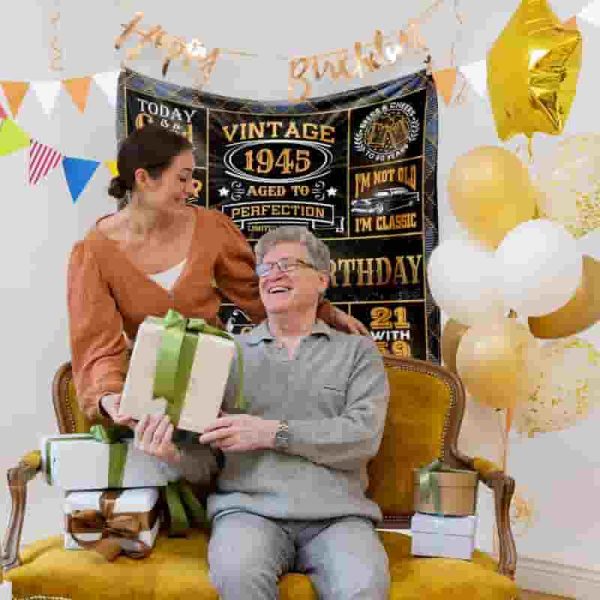 Best 80th Birthday Gifts For Men - Vintage 1945 Blanket - immagine 4