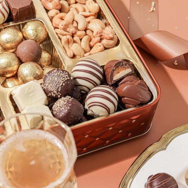 Gourmet Snack Basket: Candy Nuts Holiday Gift - 画像 (3)